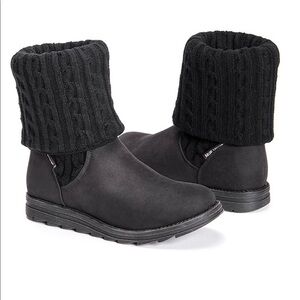 Muk Luks Kelby Black Knit Cuff Faux Suede Cozy Fold-Over Ankle Boots Size 8